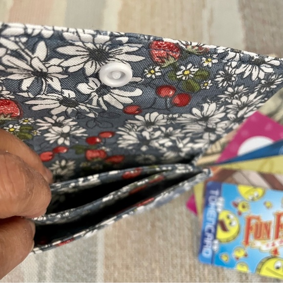 Stylish Snap Card Wallet/Business Card/Gift Card Holder made with Cotton Fabric - Picture 4 of 5
